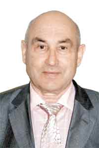 ГЕННАДИЙ ЛАПУНОВ